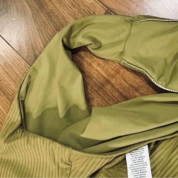 Vitamin A Yara wrap swimsuit size large NWOT - Picture 8 of 11